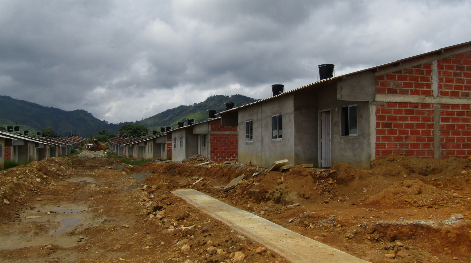 Foto 7. Construcción de casas