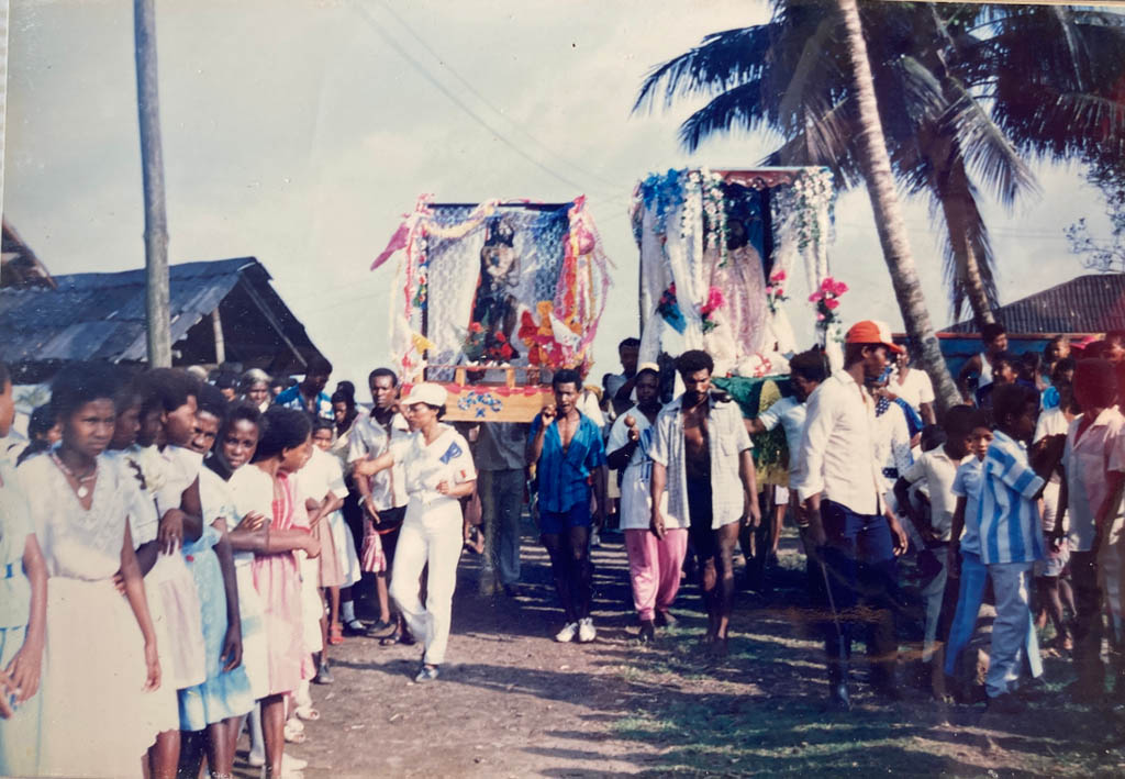 Fiestas patronales en Salahonda y La Playa, 1985. (Tomada por: archivo de la Compañía de María-La Playa).