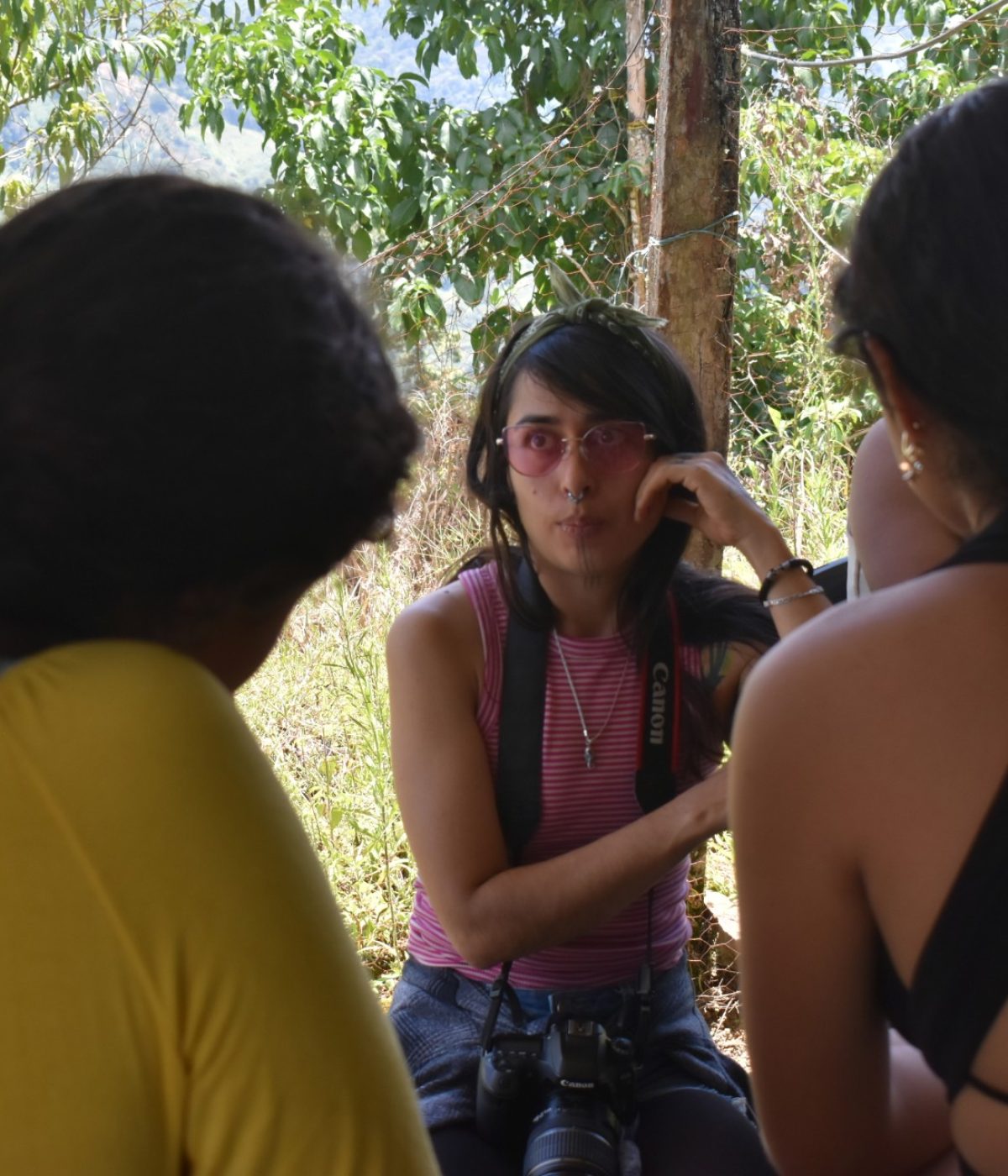 Cerca de 15 niños y niñas participan de la Escuela Audiovisual Voces de El Pato, fruto de la implementación del acuerdo de paz como una iniciativa comunitaria para brindar alternativas de aprovechamiento del tiempo libre. Foto: Miguel Ángel López.